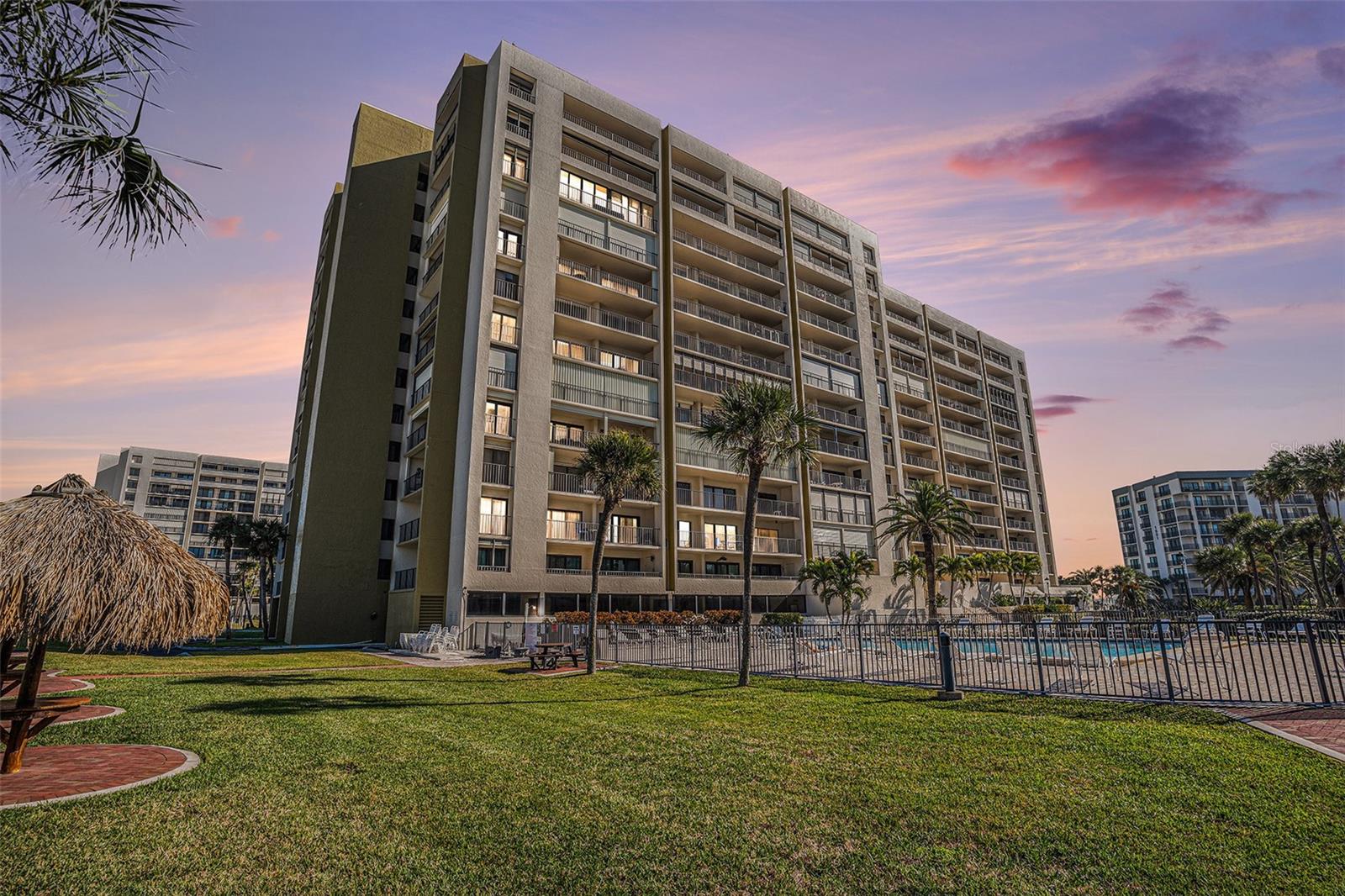 1480 Gulf Blvd #905 photo 1