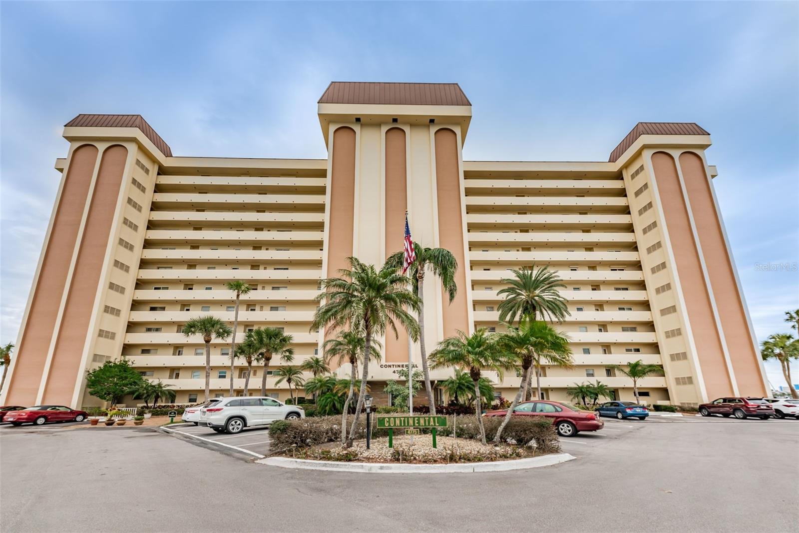 4775 Cove Cir #904 photo 1
