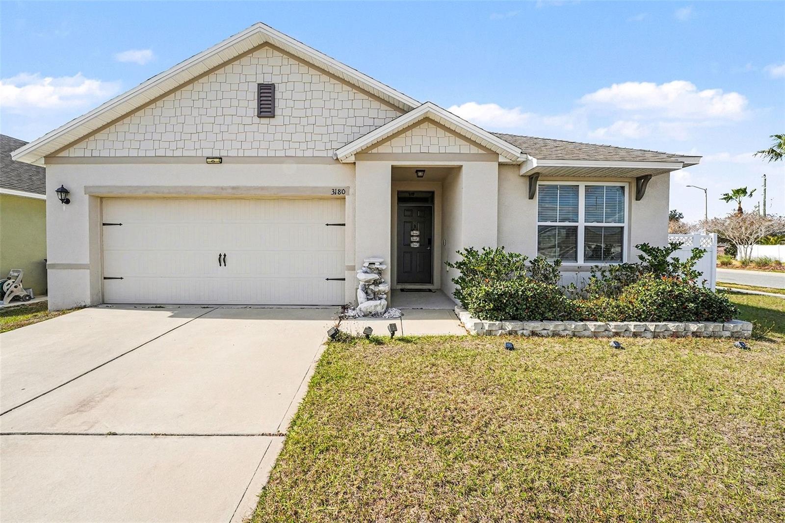 3180 Country Club Cir photo 1
