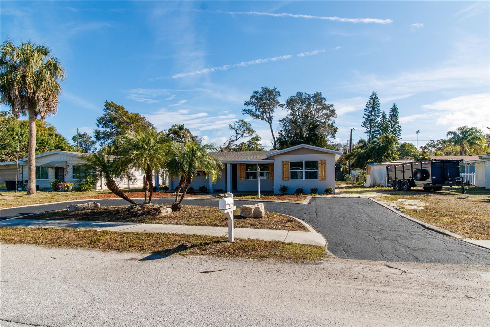 7122 Astor Dr photo 1