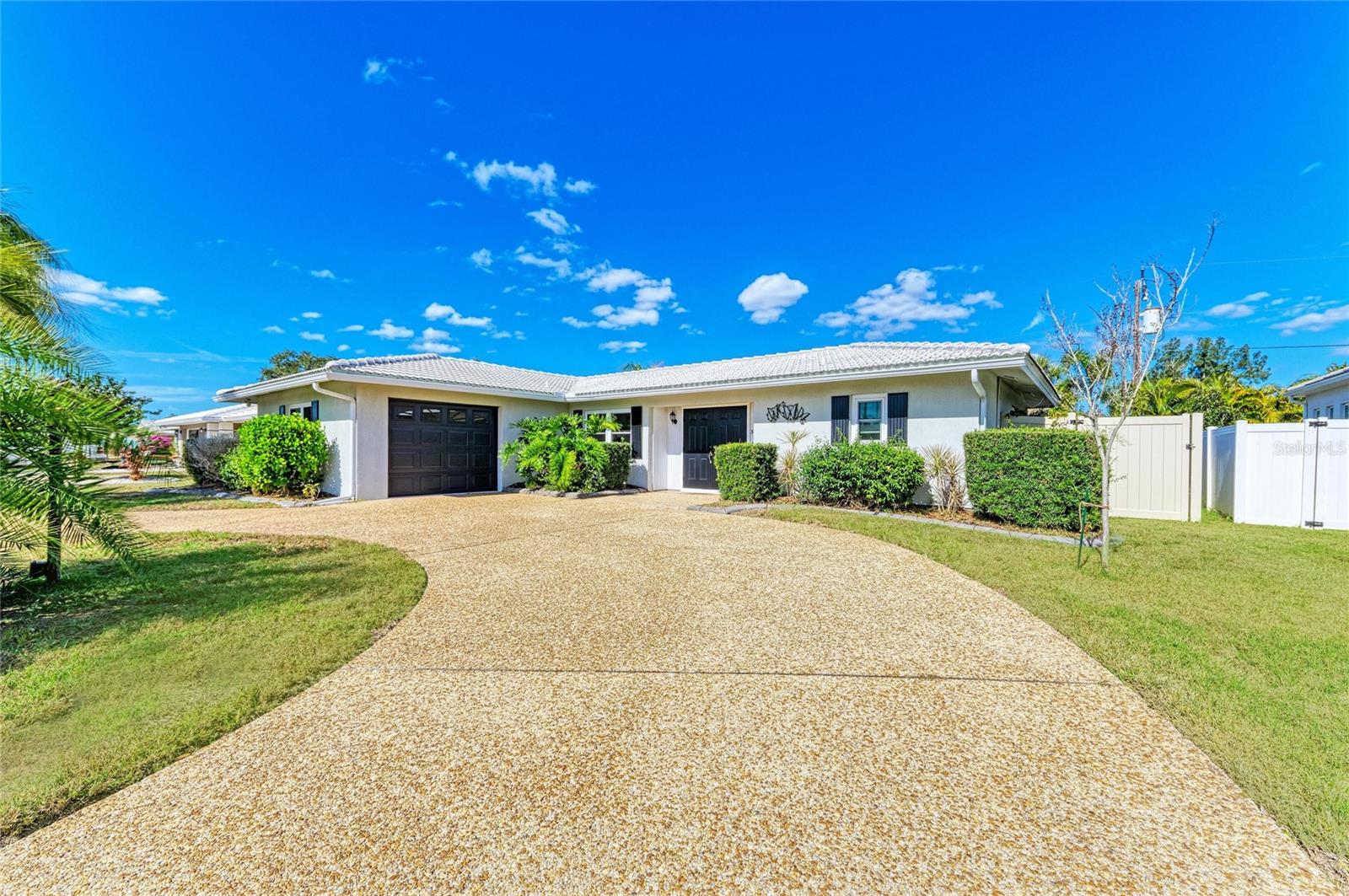 3368 Sheffield Cir photo 1