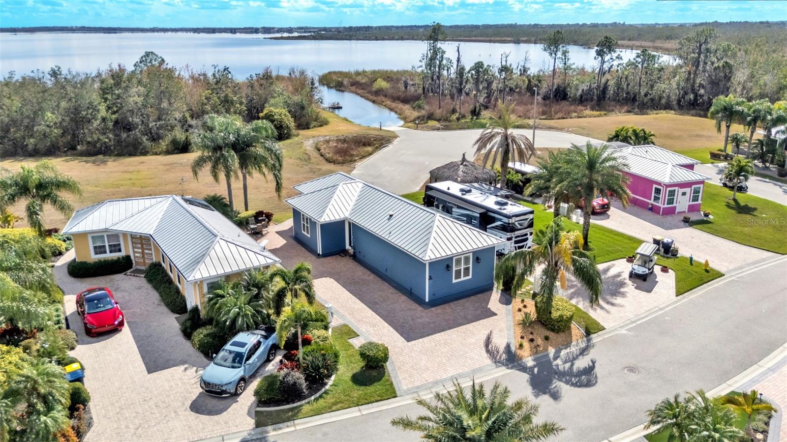 3272 Fish Hawk Dr photo 1