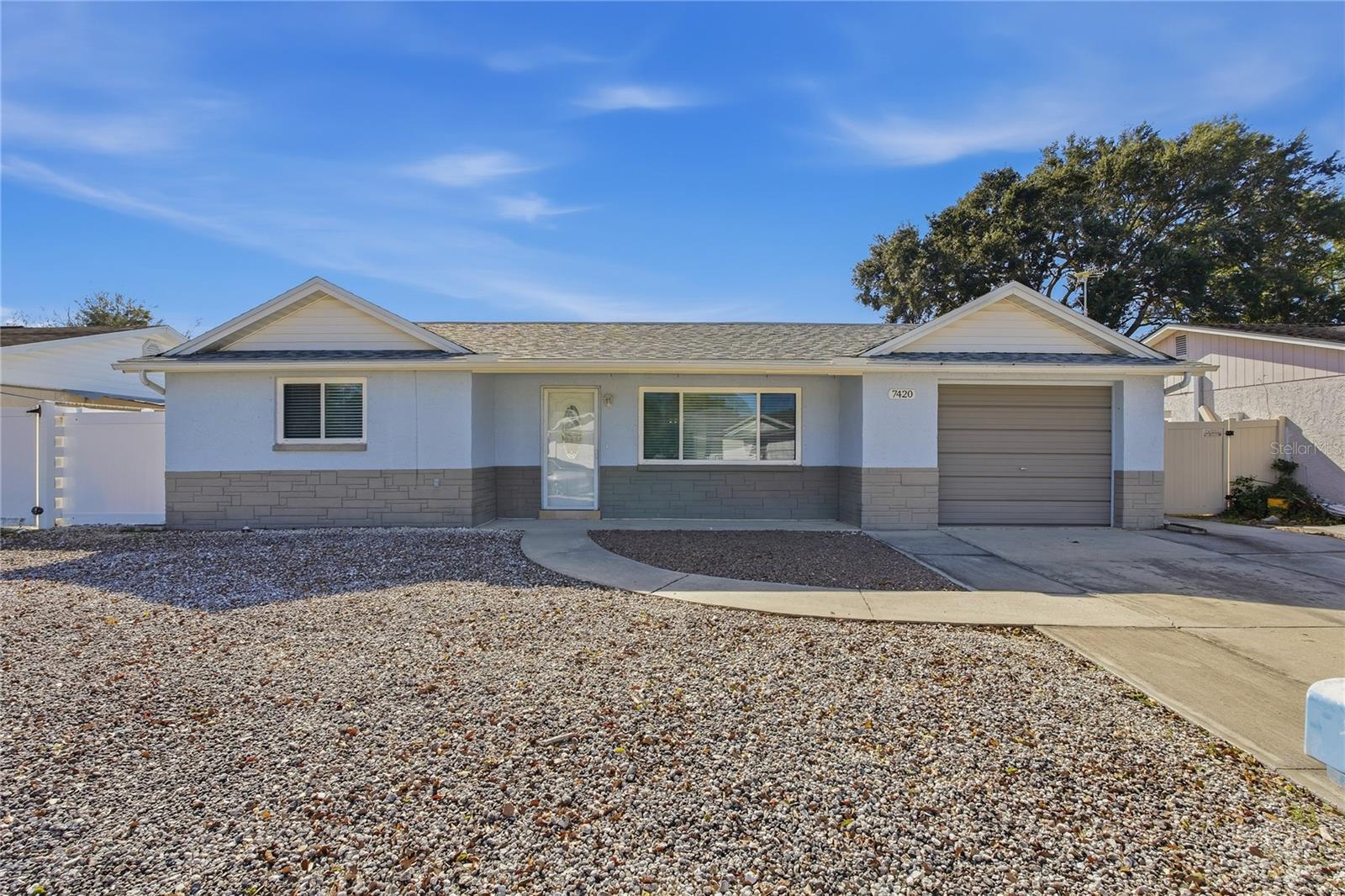 7420 Sandalwood Dr photo 1