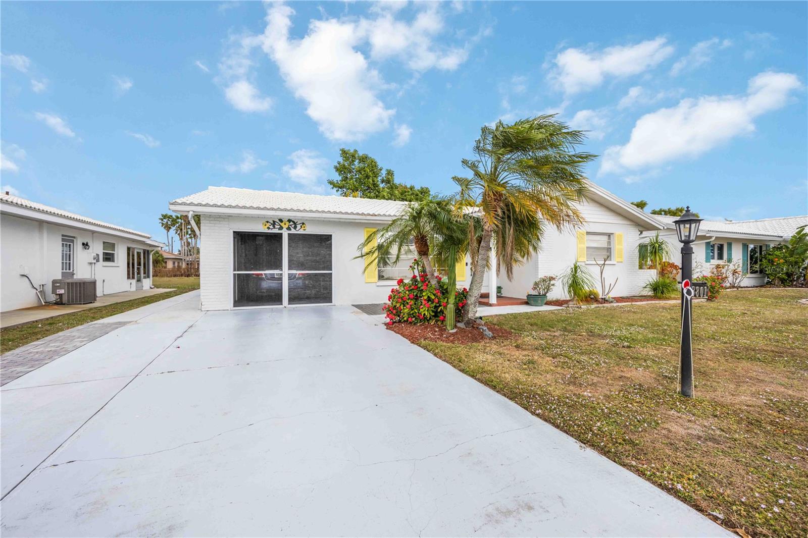 3801 Chinaberry photo 1