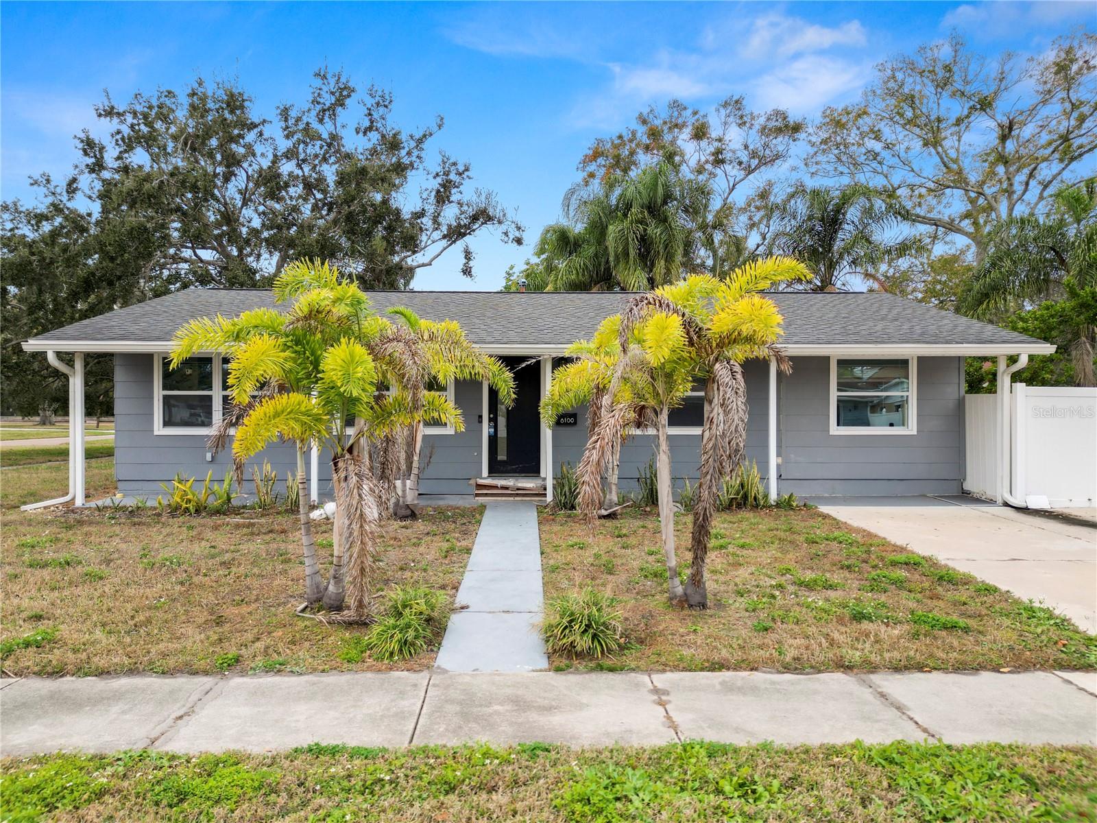 8100 Overlook Pl NE photo 1