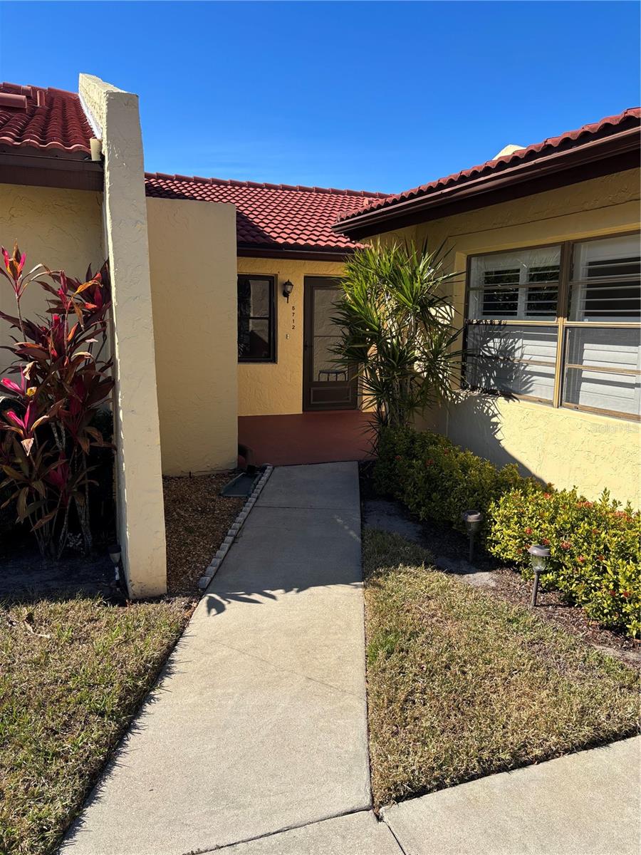 5712 12 Ave W #5712 photo 1