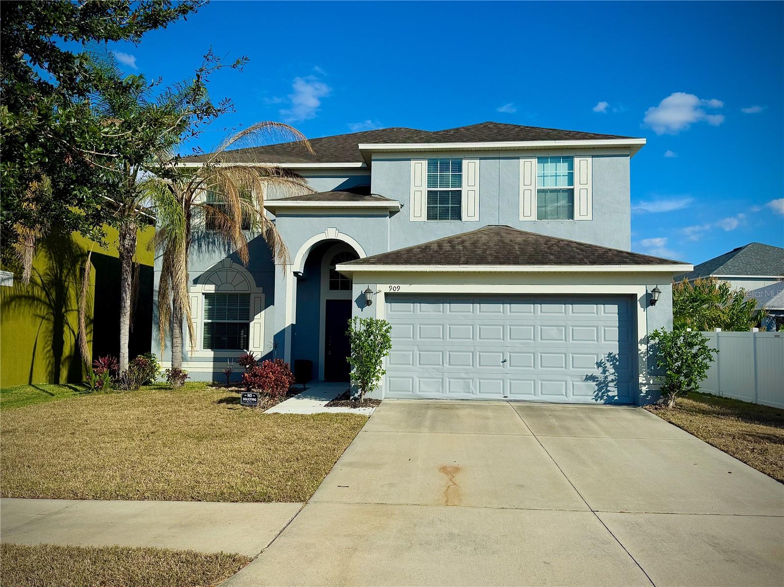 909 Meadow Glade Dr photo 1