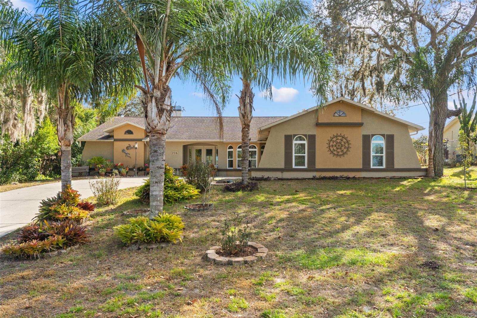 206 Rusk Cir photo 1