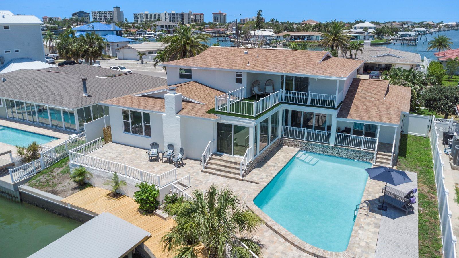451 Palm Is NE photo 1