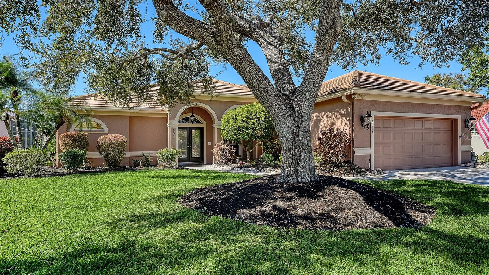 8544 Park Shore Ln photo 1