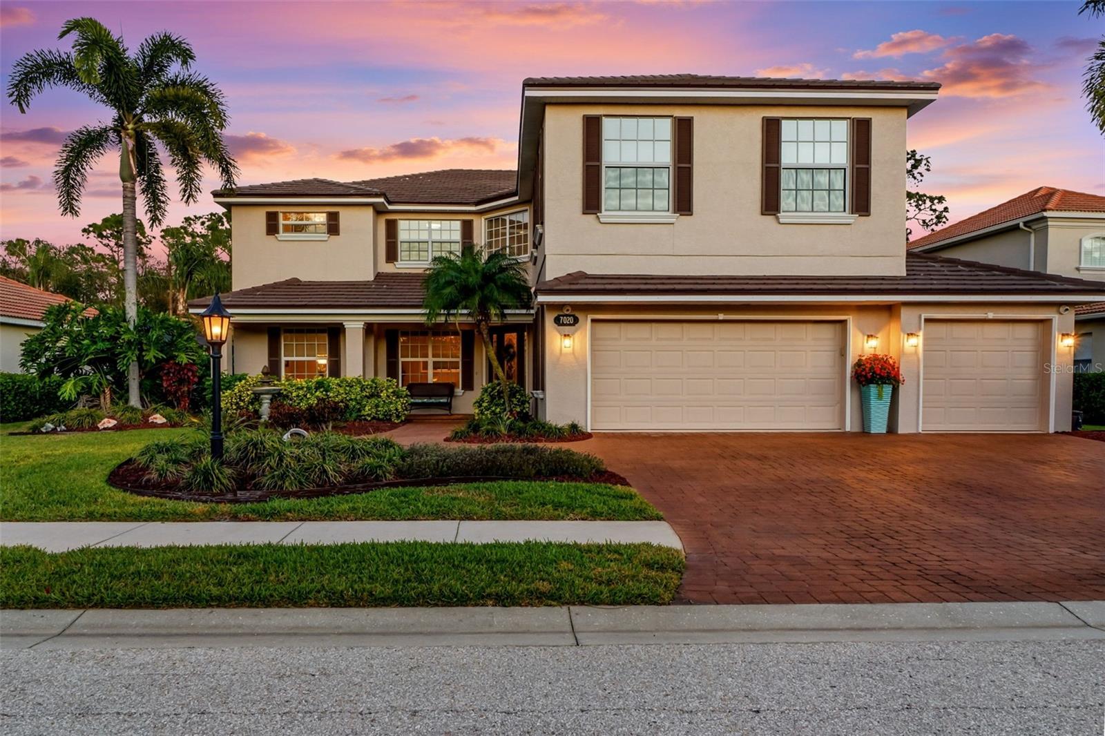 7020 Scrub Jay Dr photo 1
