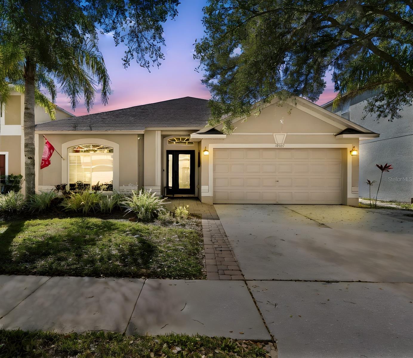 18922 Fishermans Bend Dr photo 1