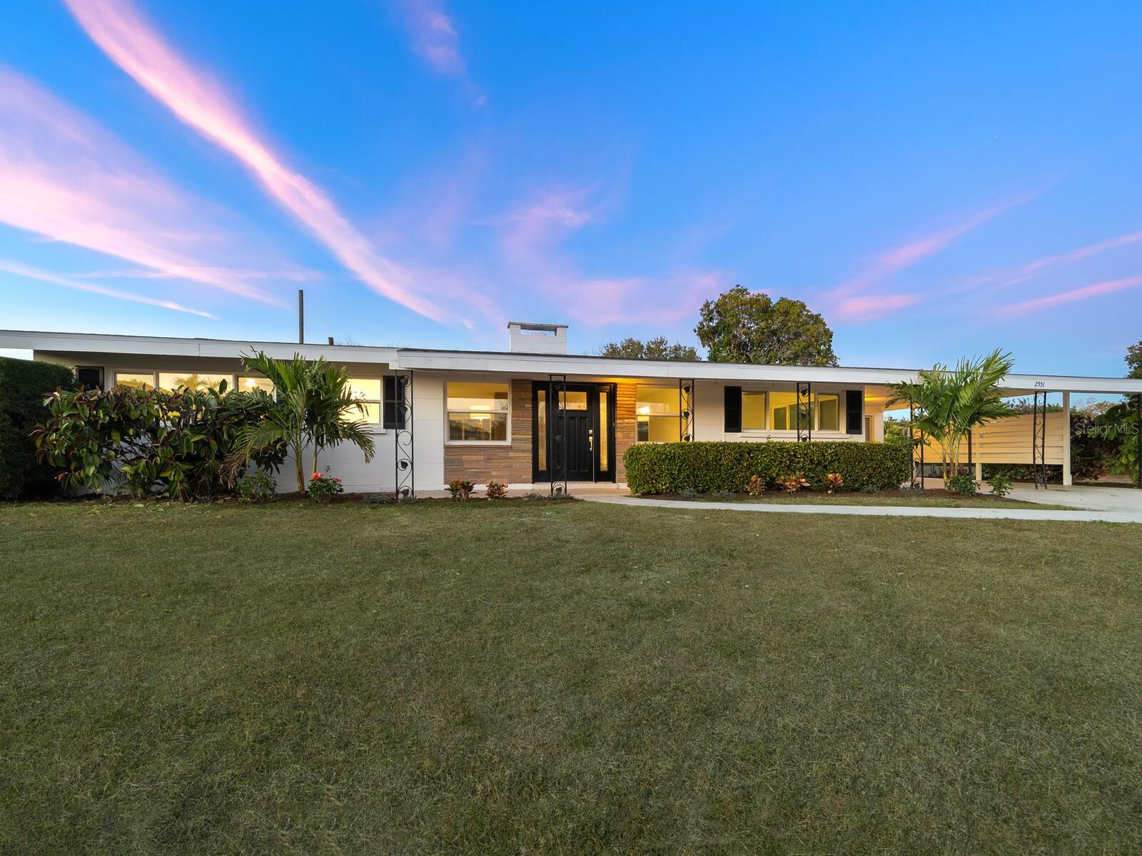 2551 Hibiscus St photo 1