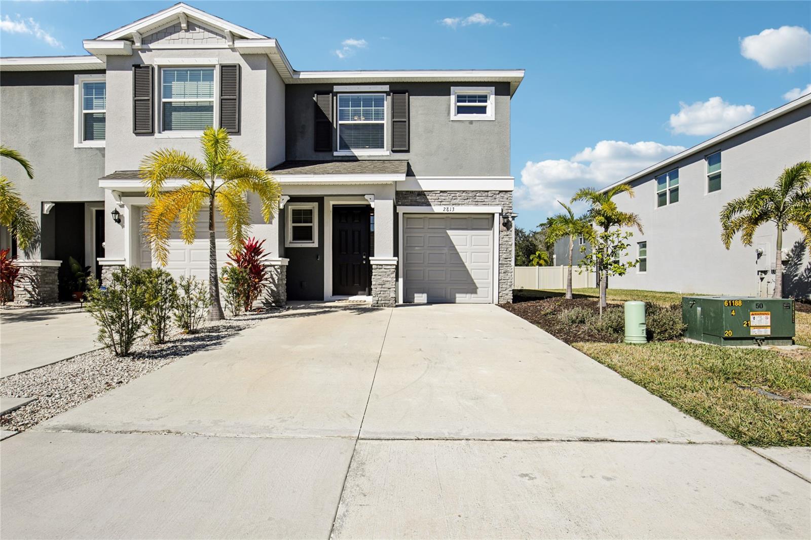 2813 Midnight Pearl Dr photo 1