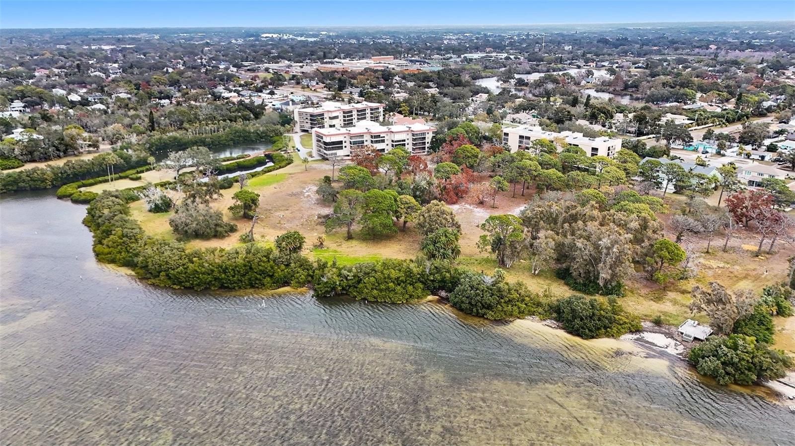 303 Tarpon Pt photo 1