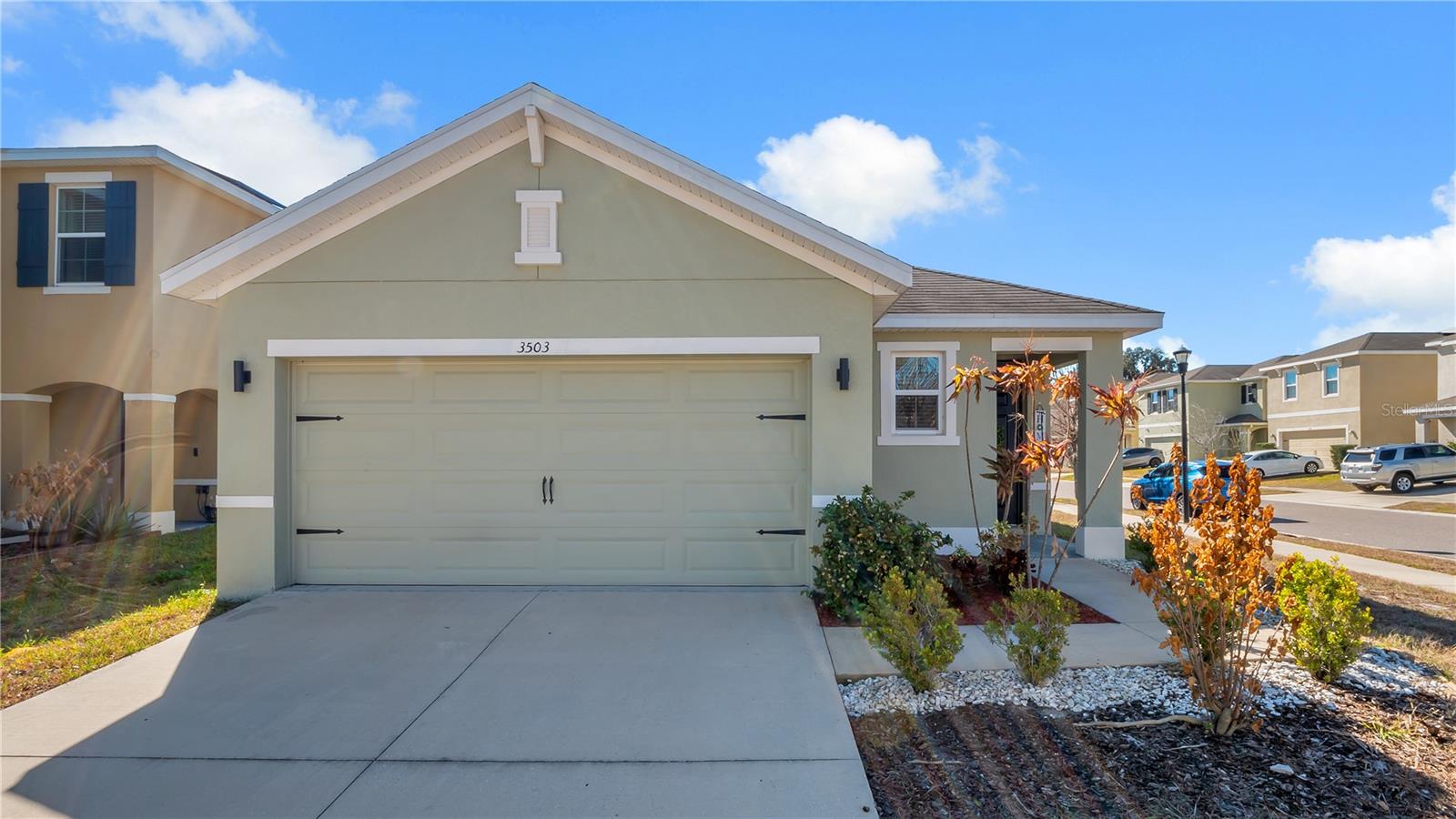 3503 Diamond Leaf CT photo 1