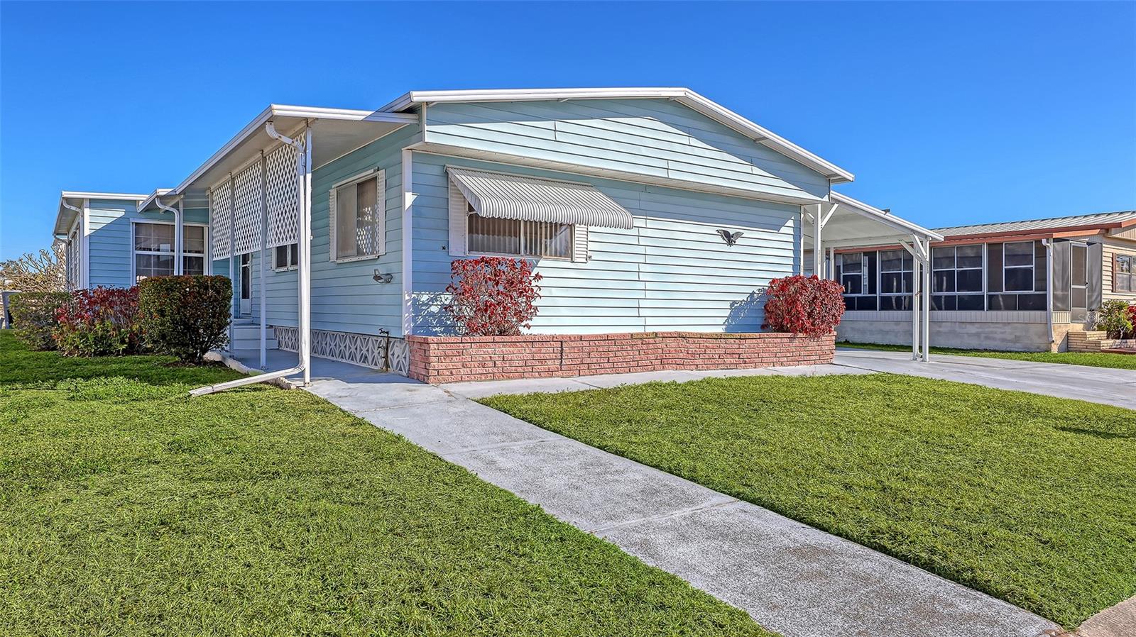 203 50th Avenue Plz E photo 1