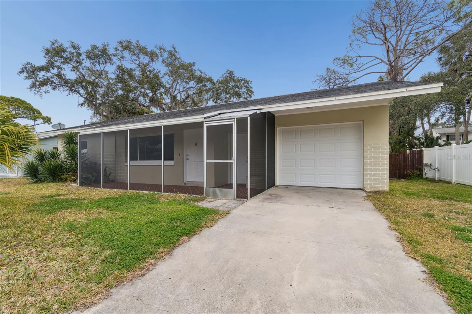 7232 Dianne Dr photo 1