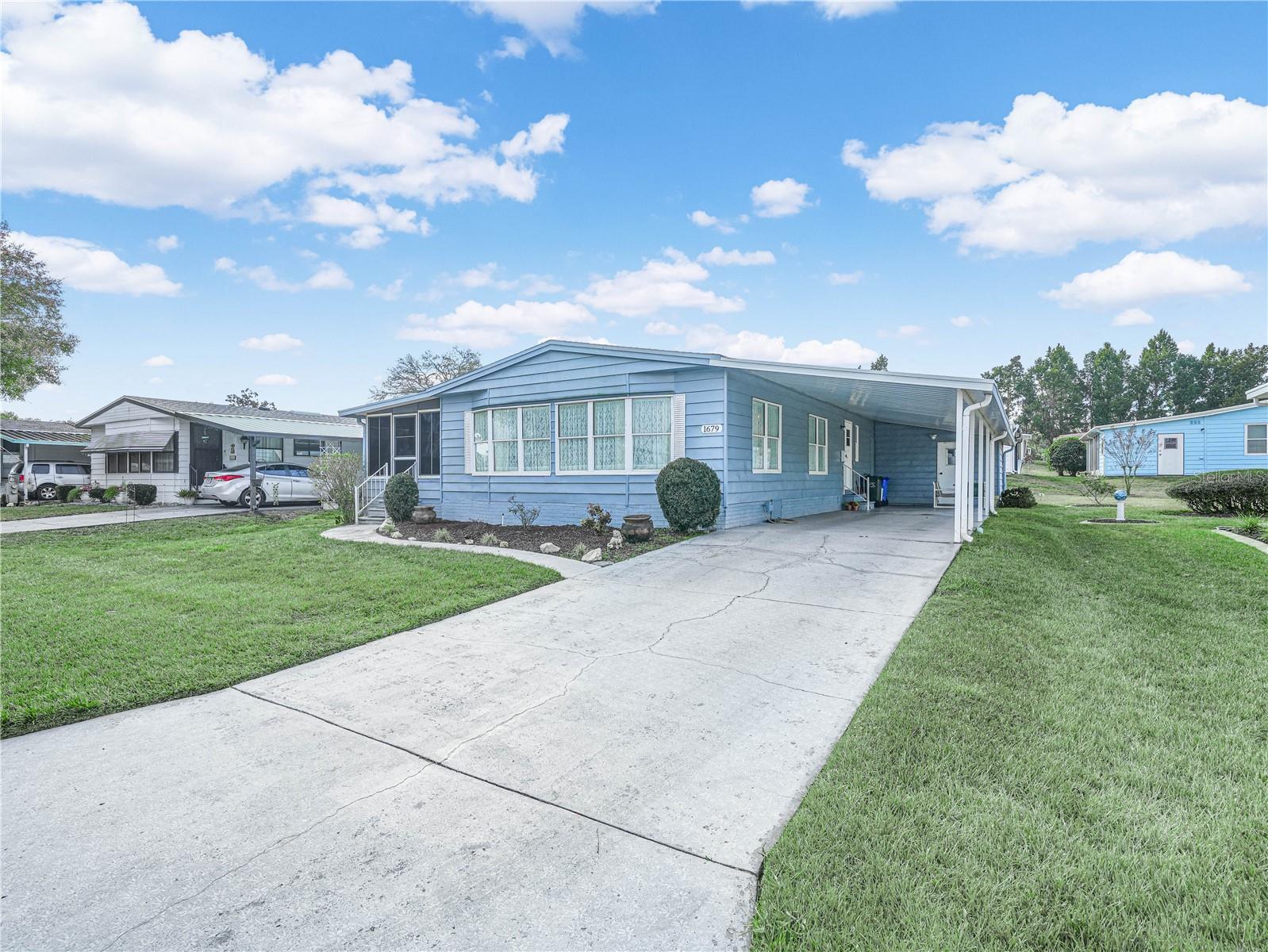 1679 Foxway Dr photo 1