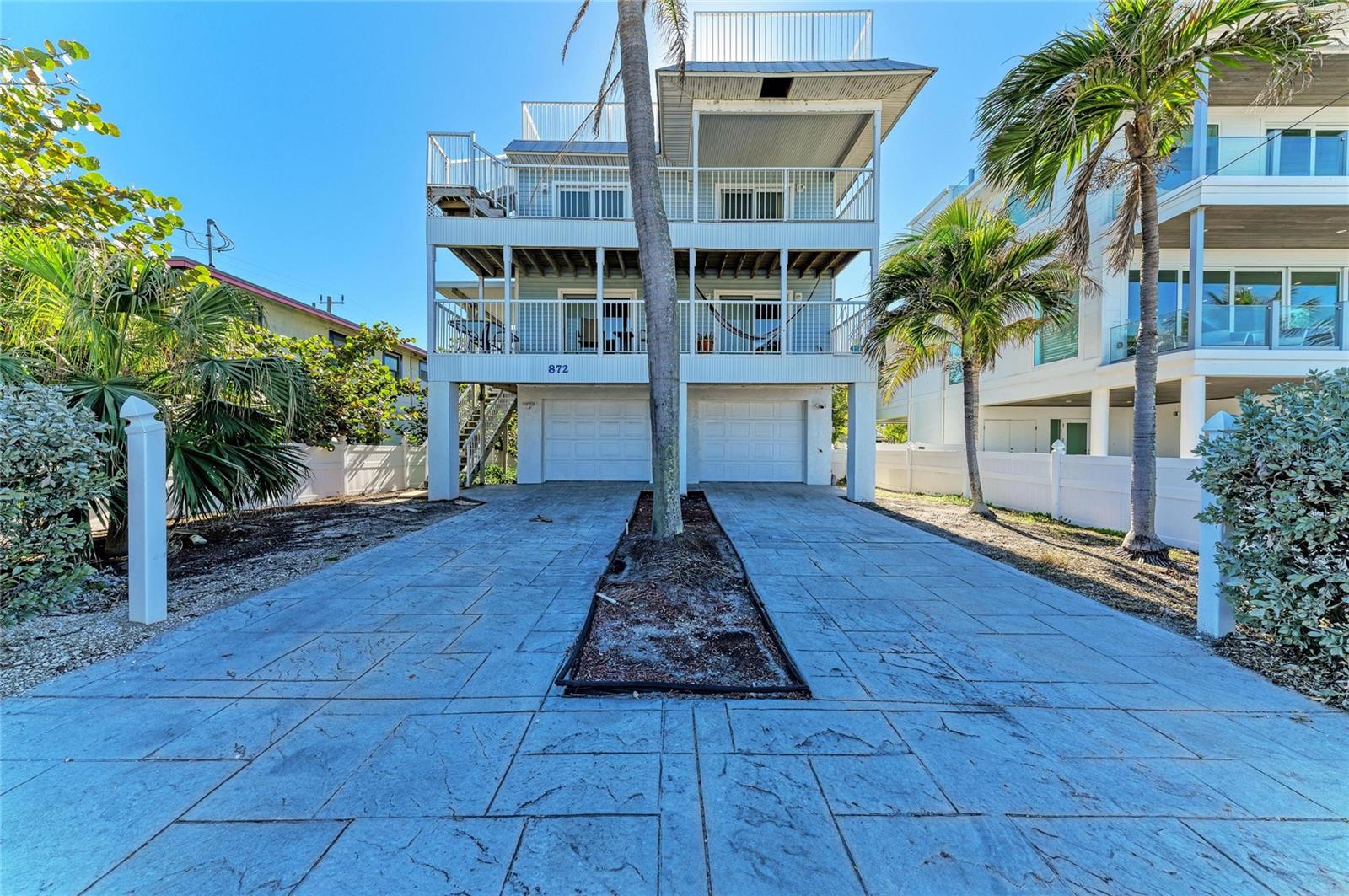 872 North Shore Dr photo 1