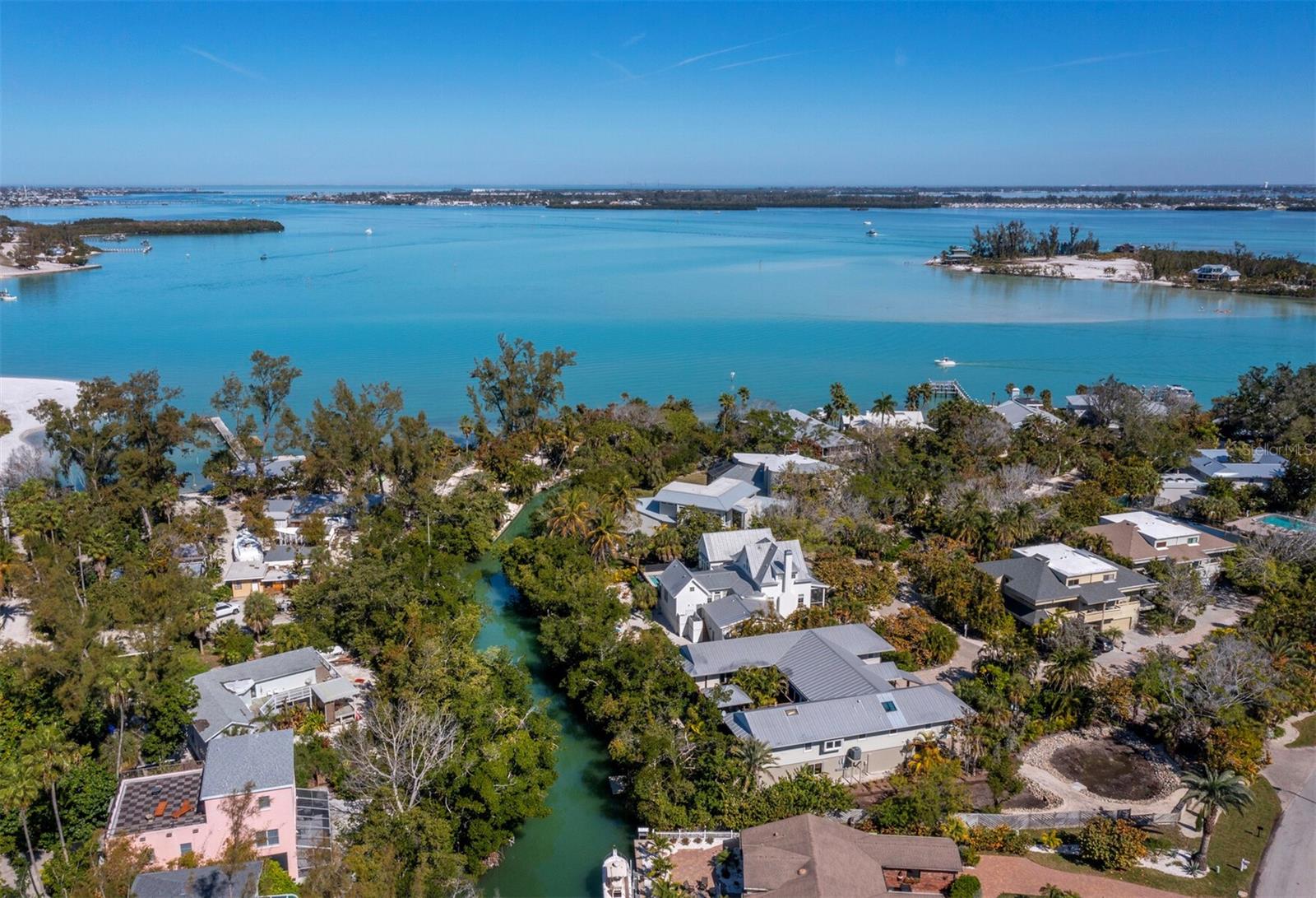 677 Lands End Dr photo 1