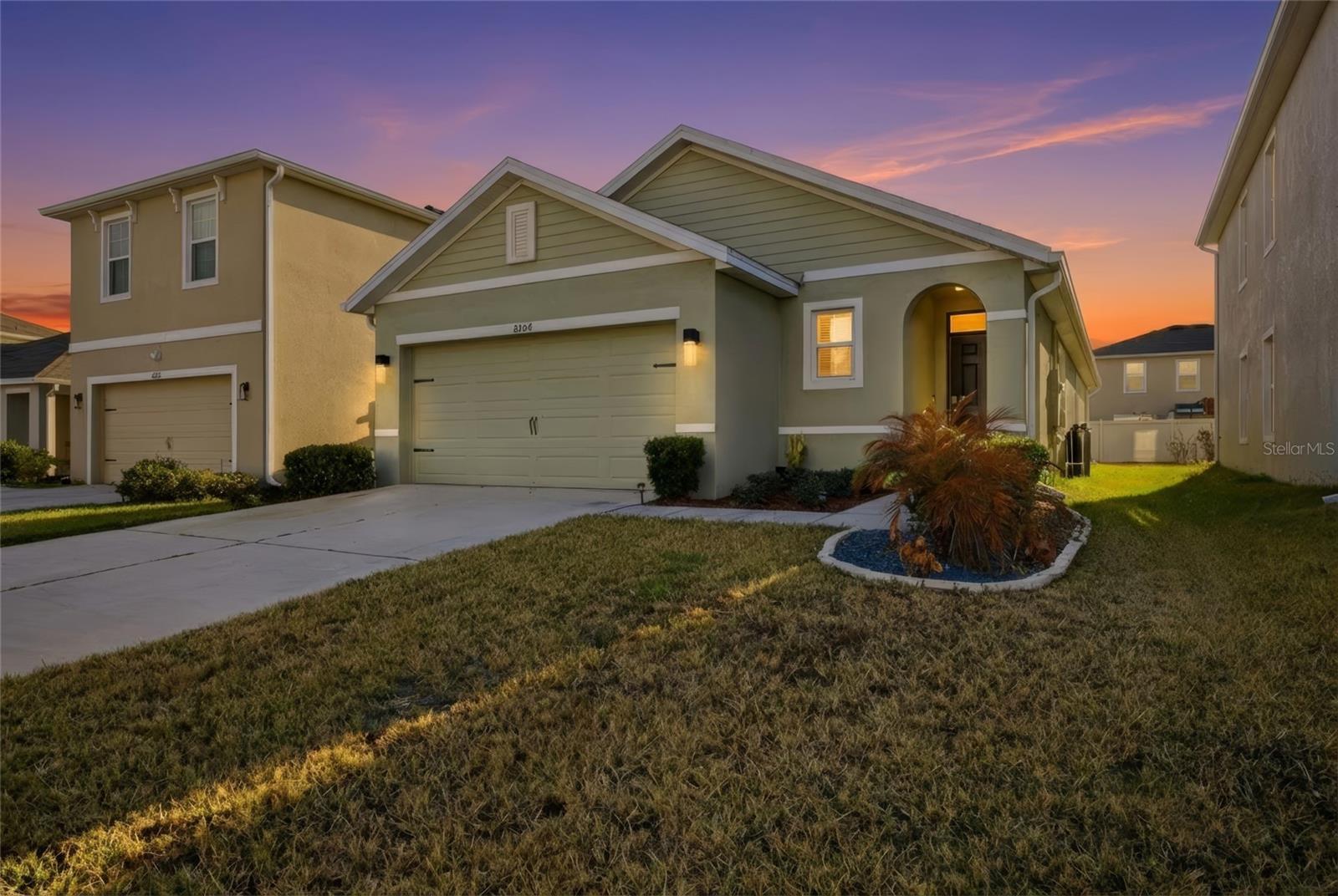 8204 Pelican Reed Cir photo 1