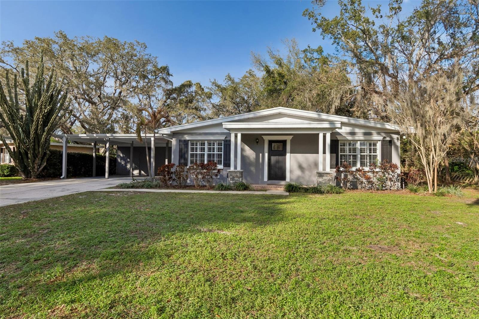 308 Brentwood Dr photo 1