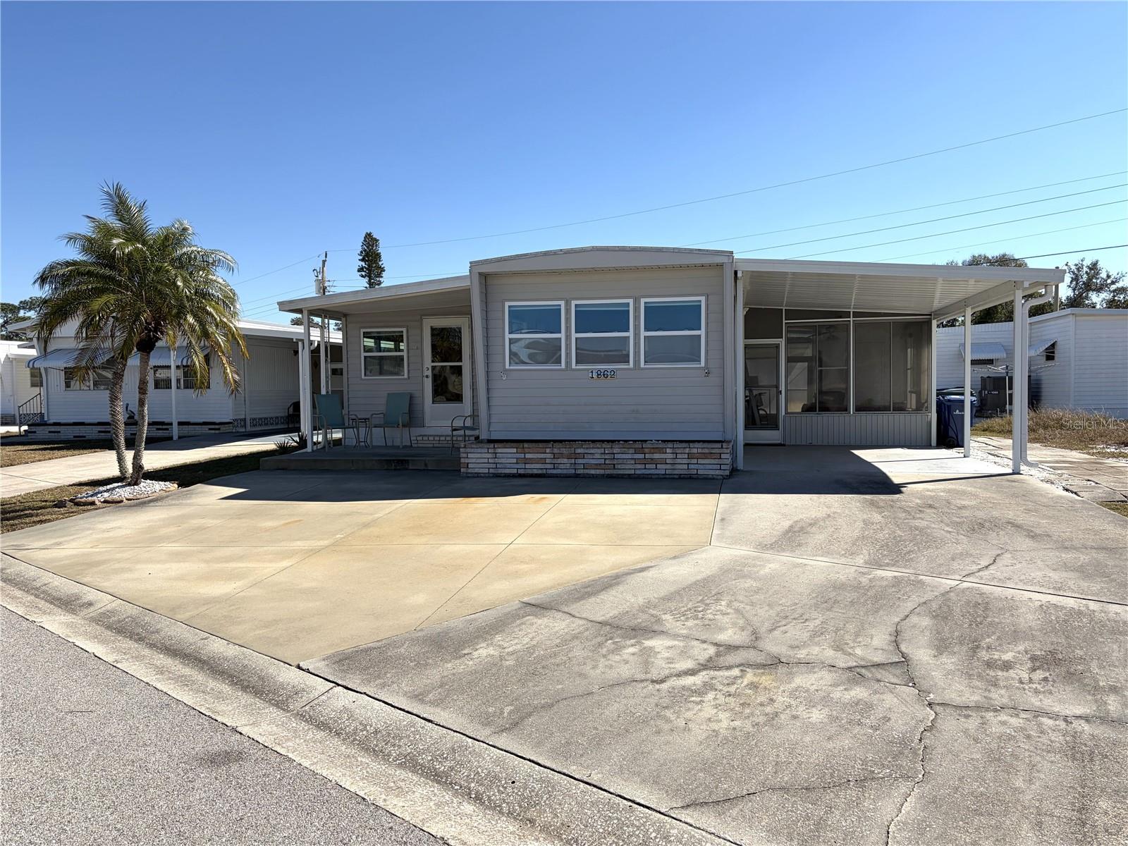 1862 Palm Springs St photo 1