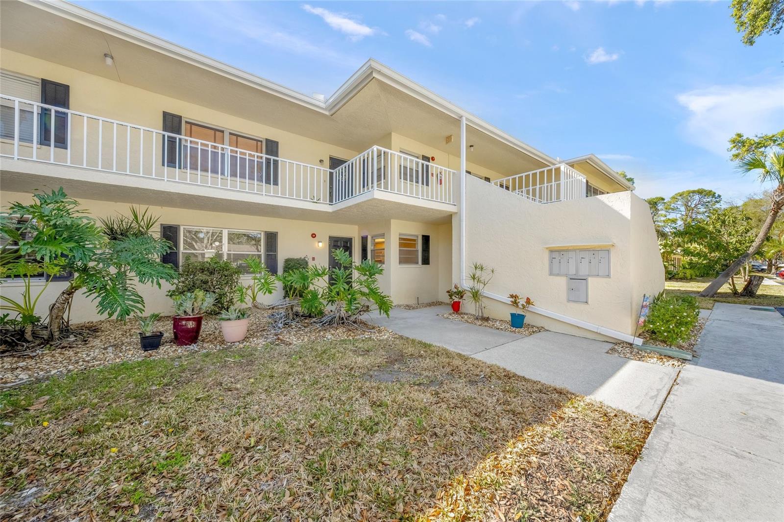7860 Palm Aire Ln #105 photo 1