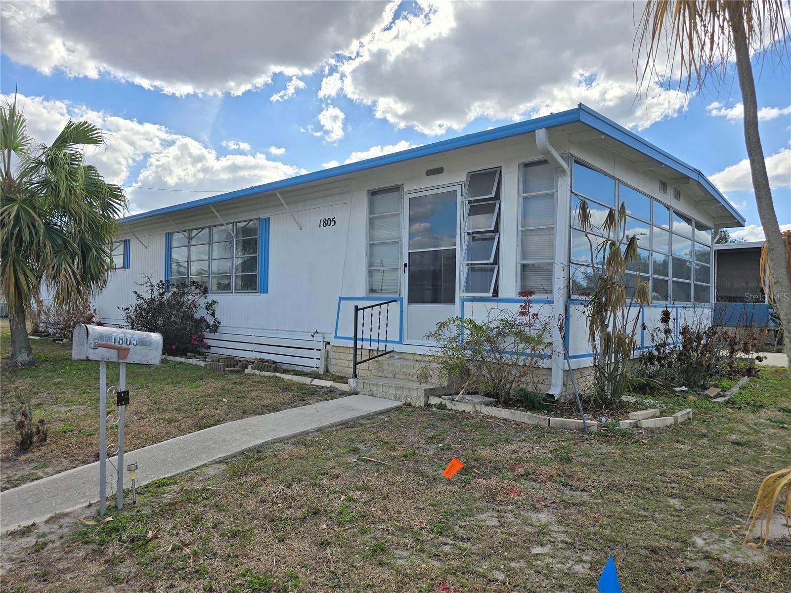1805 Blue Lake Dr photo 1
