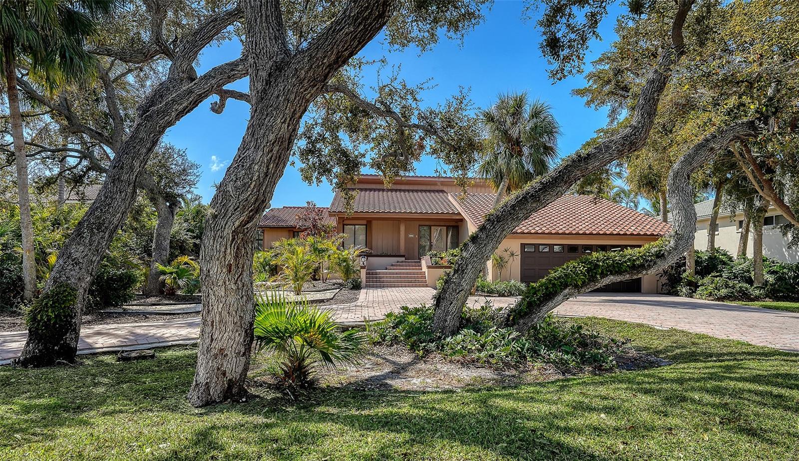 3131 Bayou Sound photo 1