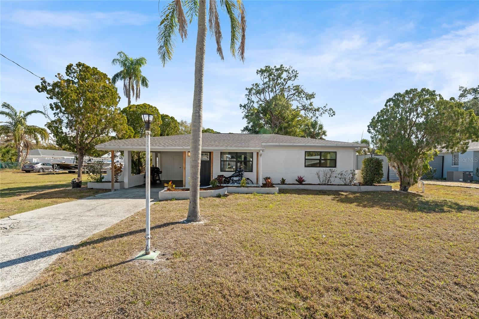 3217 Teal Ave photo 1