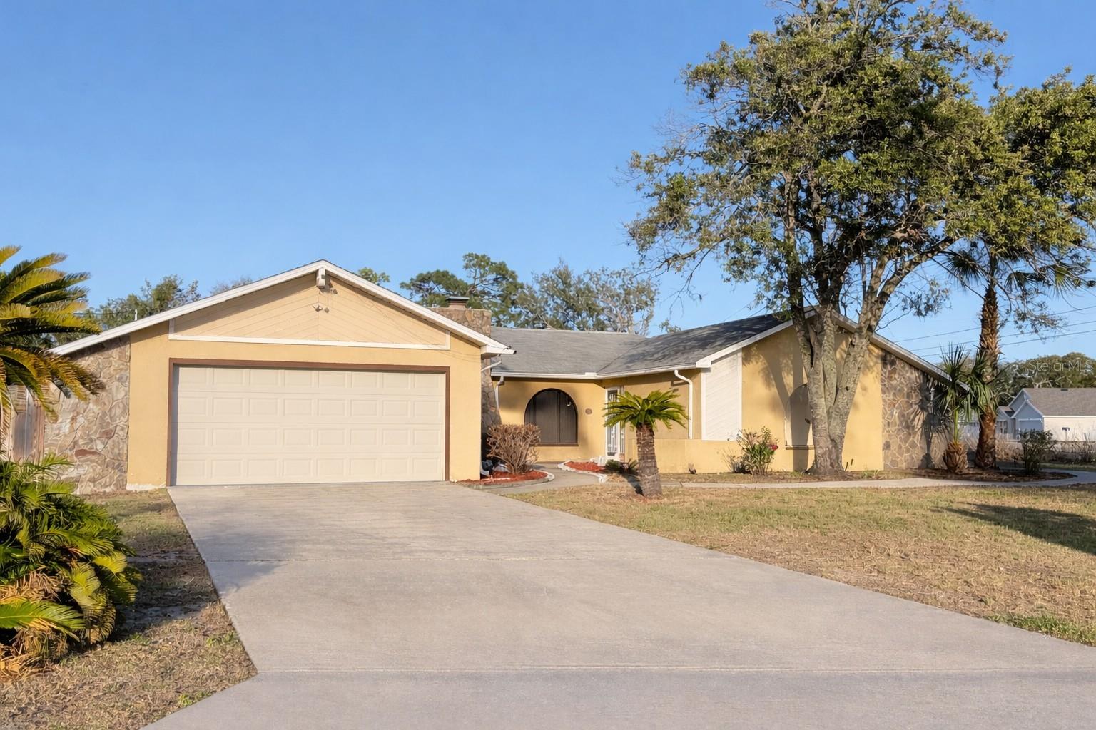 1382 Valiant Ave photo 1