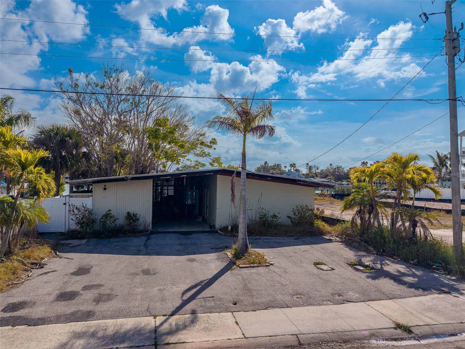 1217 Bay Shore Blvd photo 1