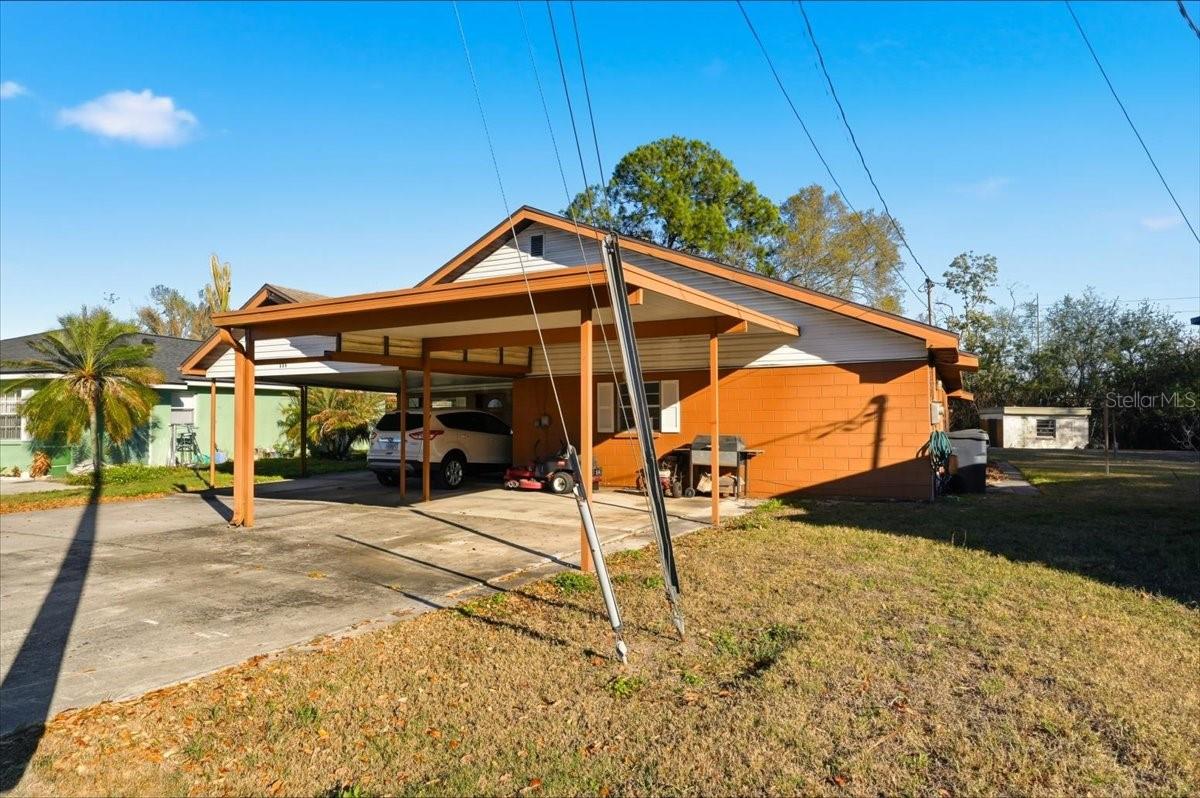 111 Sunset Dr E photo 1