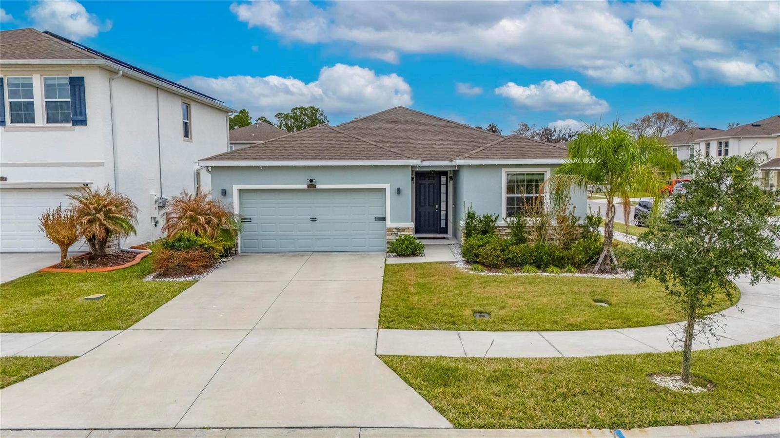 33146 Sand Creek Dr photo 1