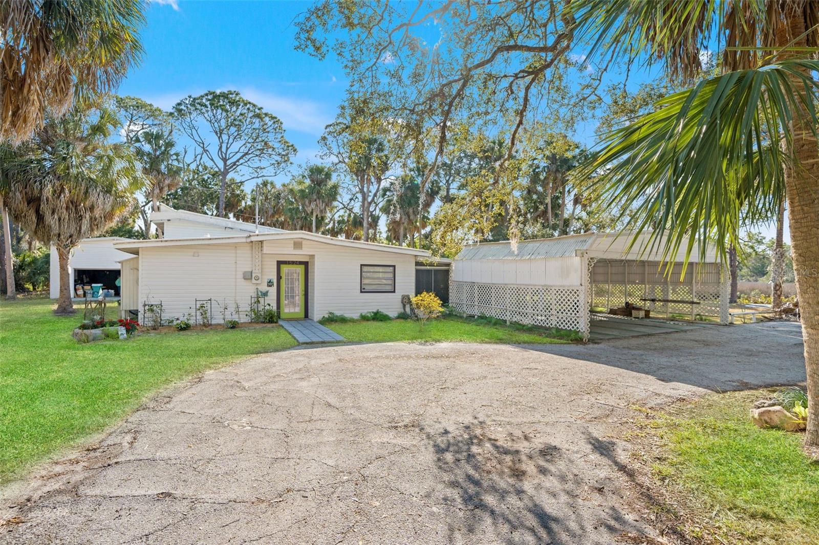 1524 Indian Bay Rd photo 1