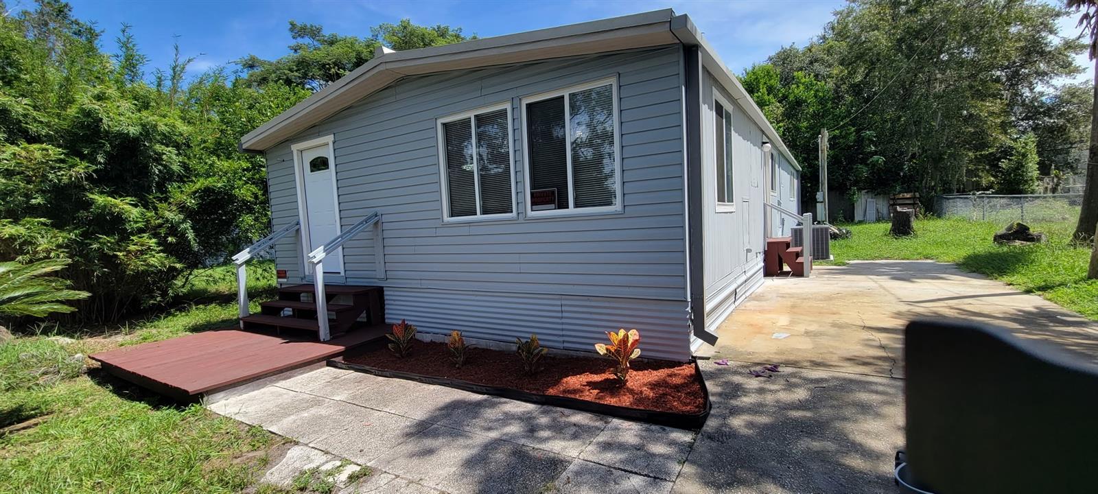 12242 Parkwood St photo 1