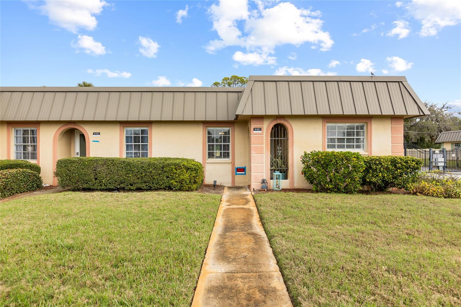 4467 Rustic Dr photo 1