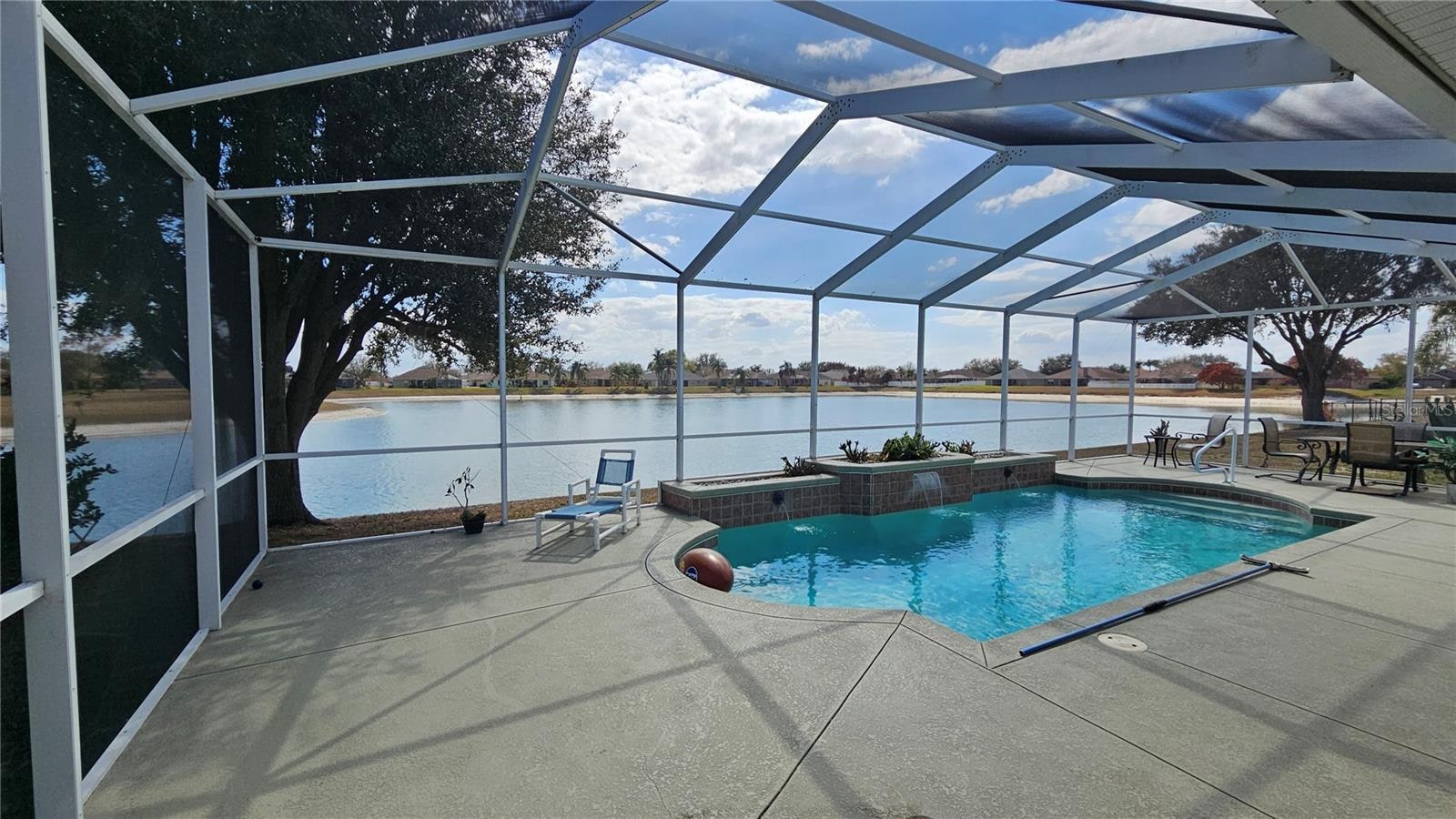543 Terranova Cir photo 1