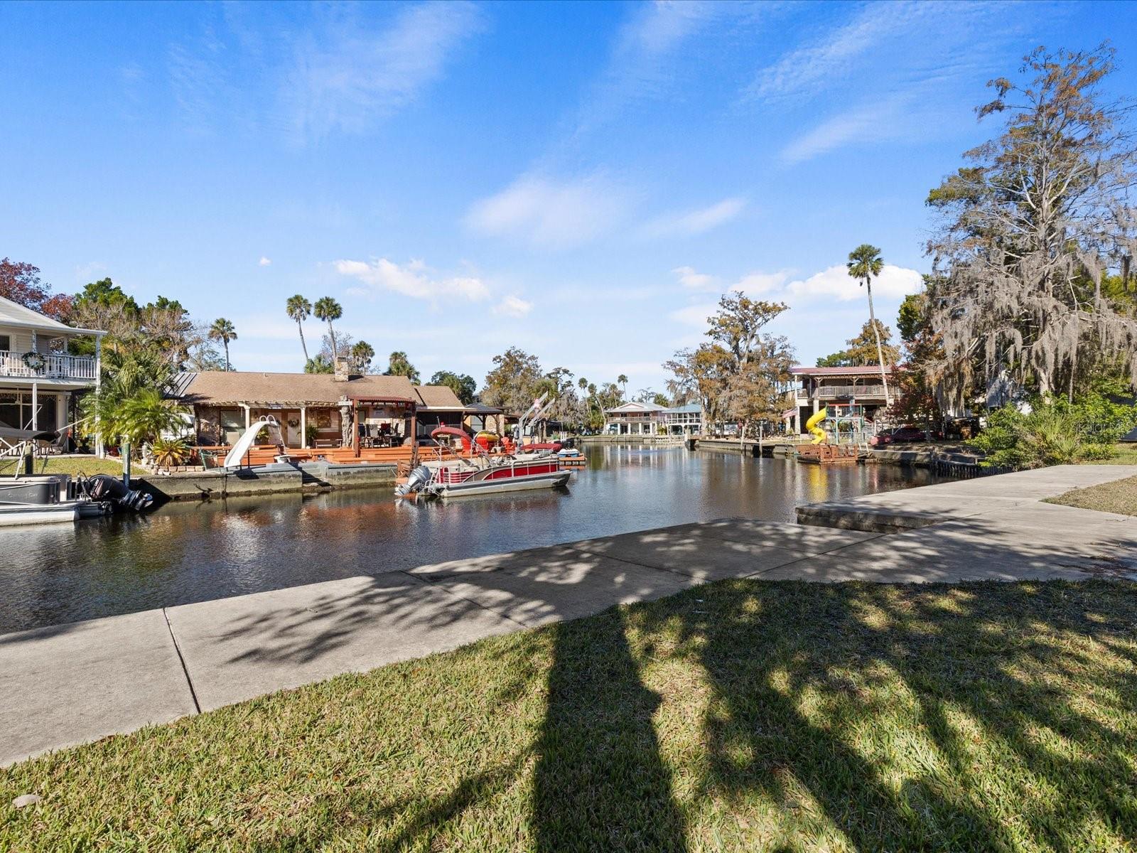 7255 Tropical Dr photo 1