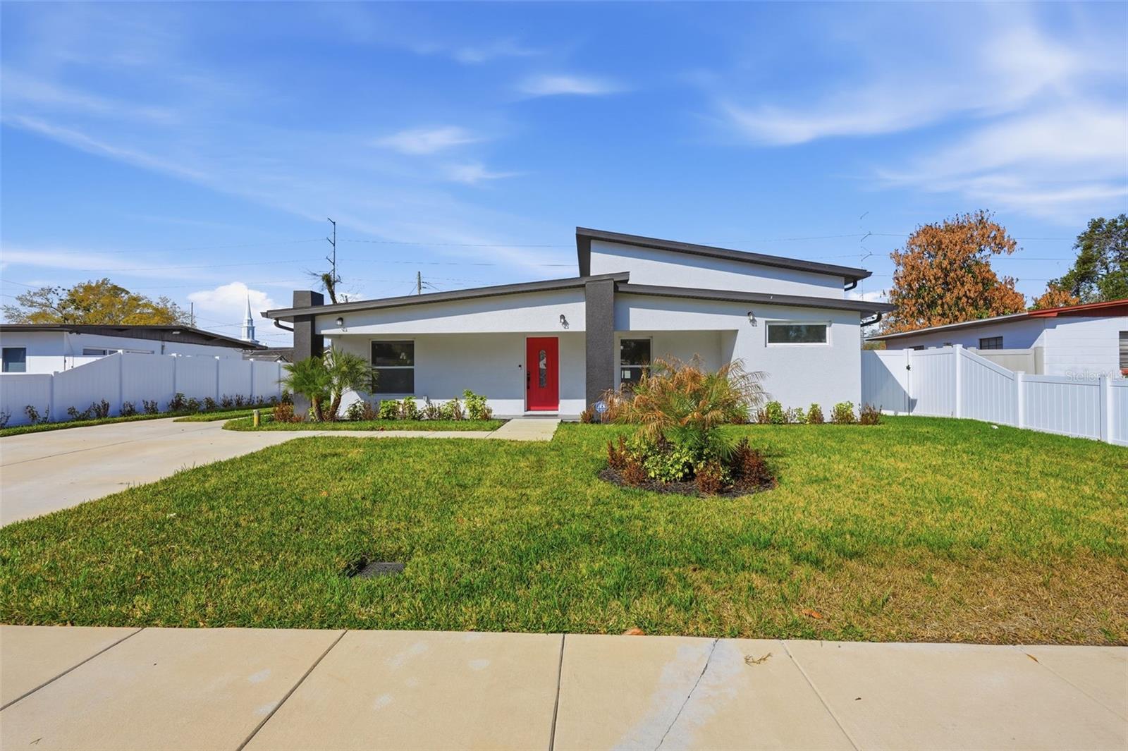 10104 N Dartmouth Ave