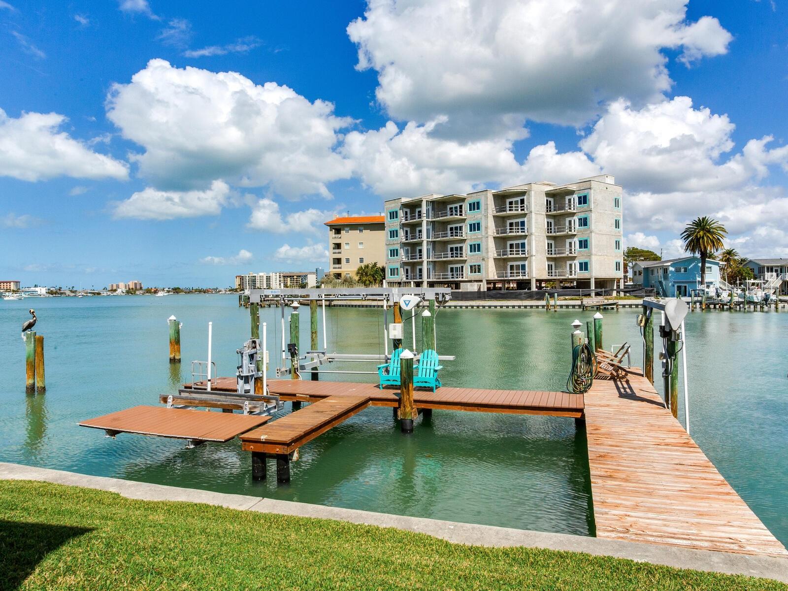 210 Dolphin Pt #B photo 1