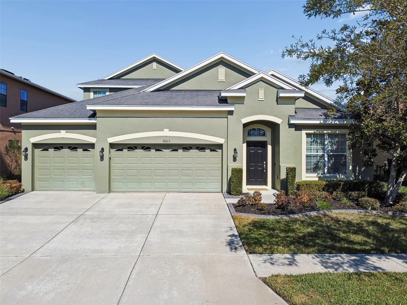 32613 Summerglade Dr photo 1