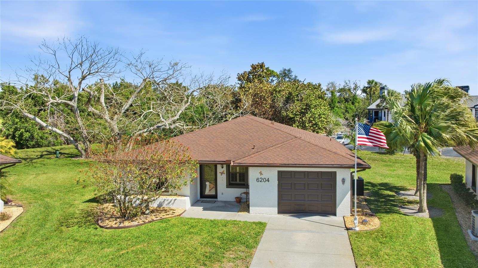 6204 Heritage Ln photo 1