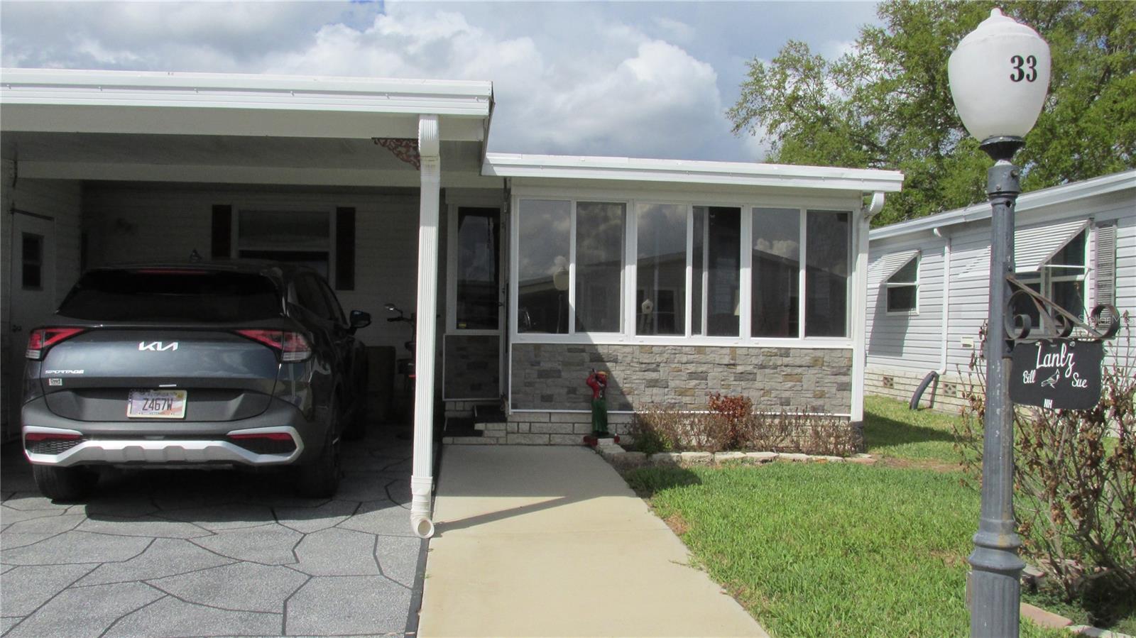 33 Edinburgh Dr photo 1