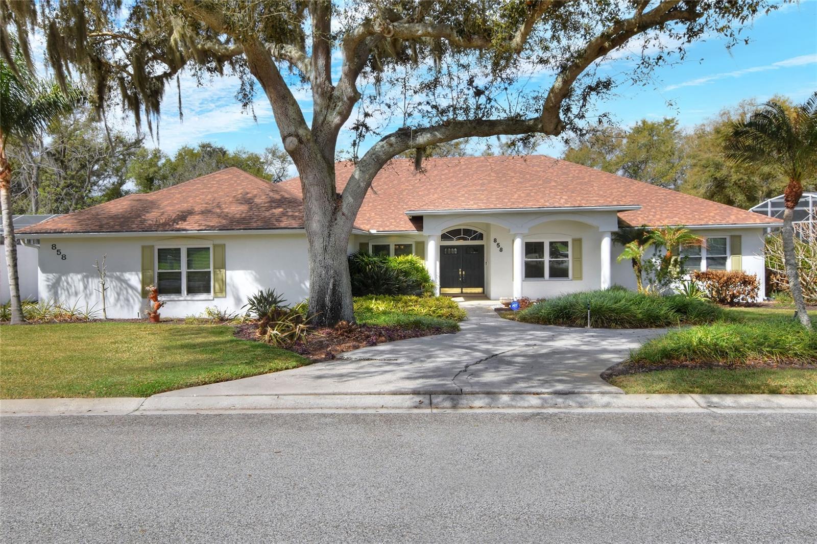 858 Hanover Way photo 1