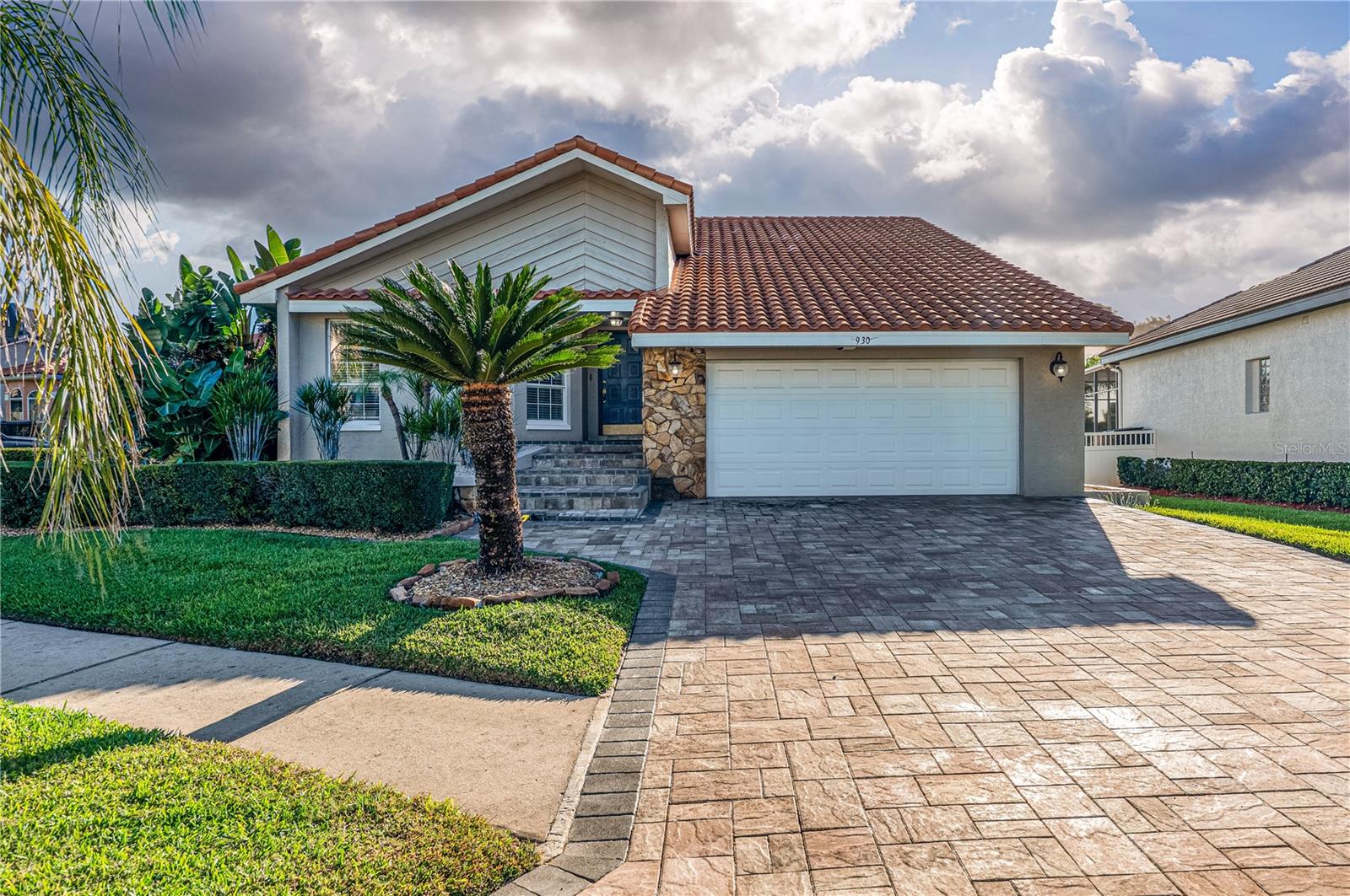 930 Symphony Isles Blvd photo 1