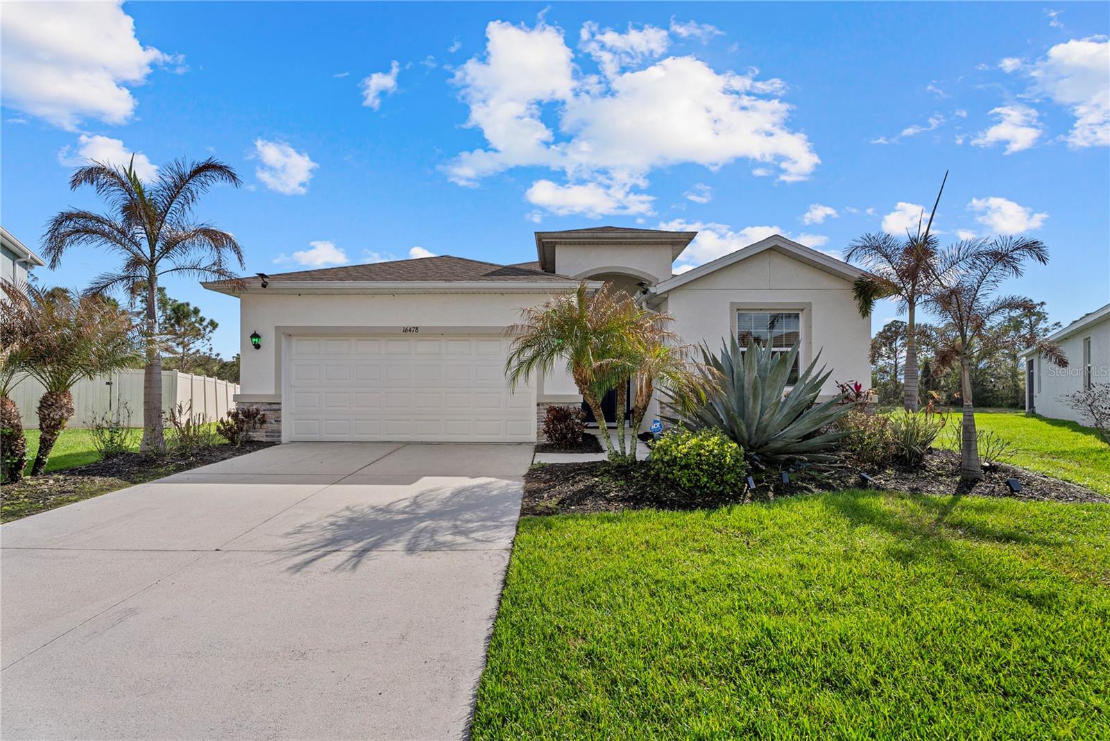 16478 Woodside Gln photo 1