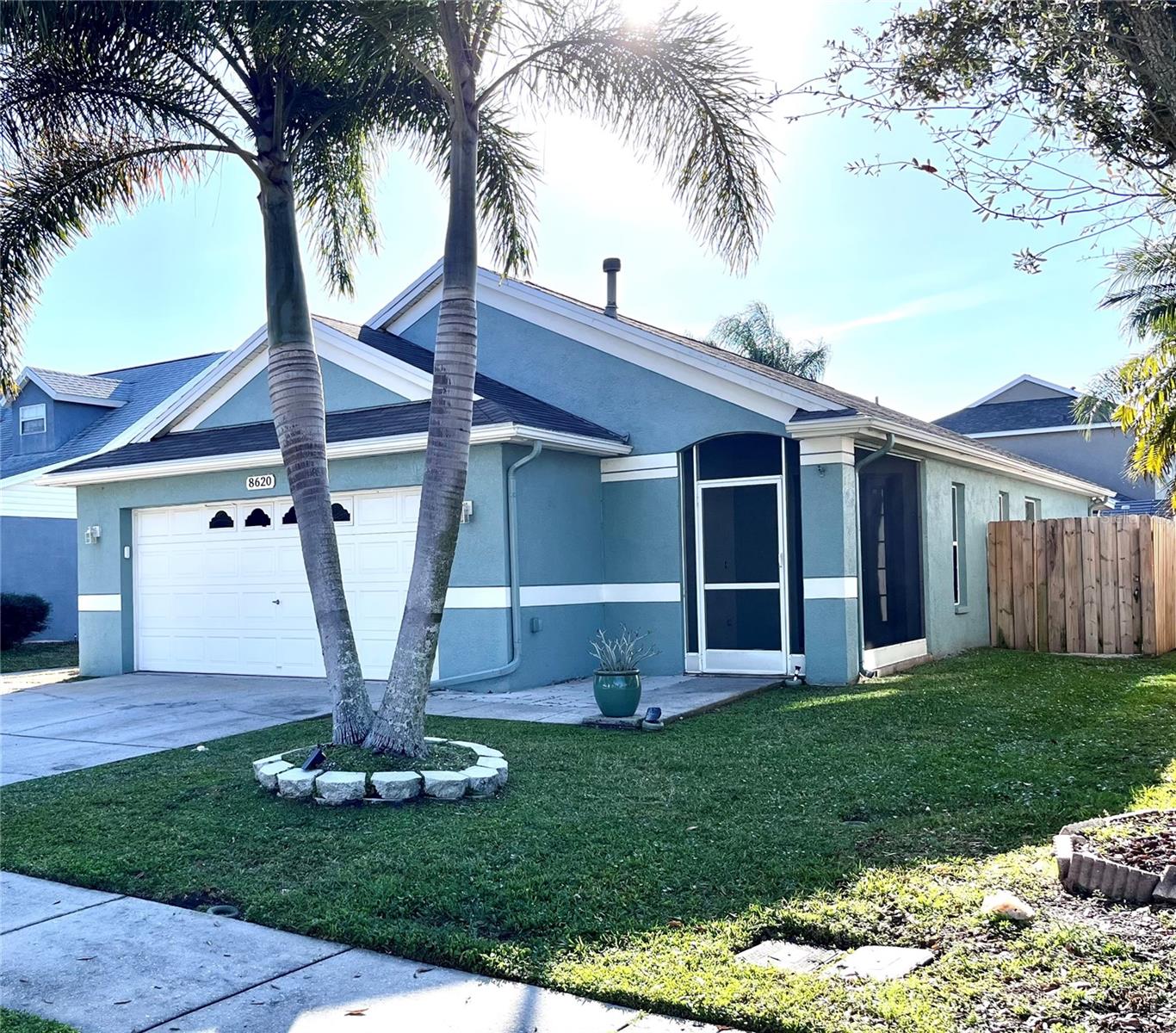 8620 Persea CT photo 1